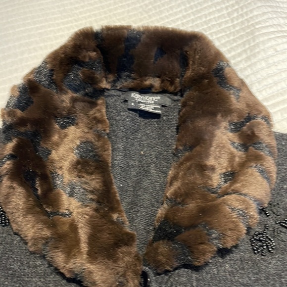 Gray lambswool and nylon cardigan with detachable faux fur collar - Picture 4 of 6